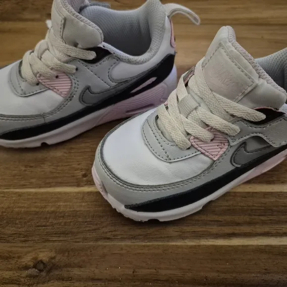 Nike Pink and White Sneakers Air Max 90