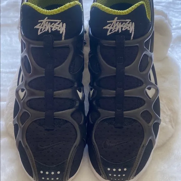 NIKE Stussy Air Zoom Black and White Sneakers with Chunky Sole. Size 9