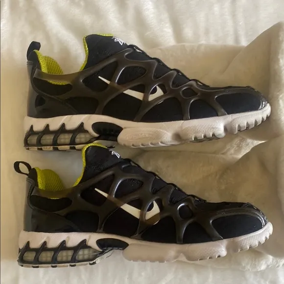 NIKE Stussy Air Zoom Black and White Sneakers with Chunky Sole. Size 9