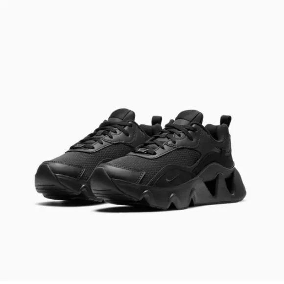 Nike RYZ 365 2 Triple Black Sneakers W 7.5 New Without Box