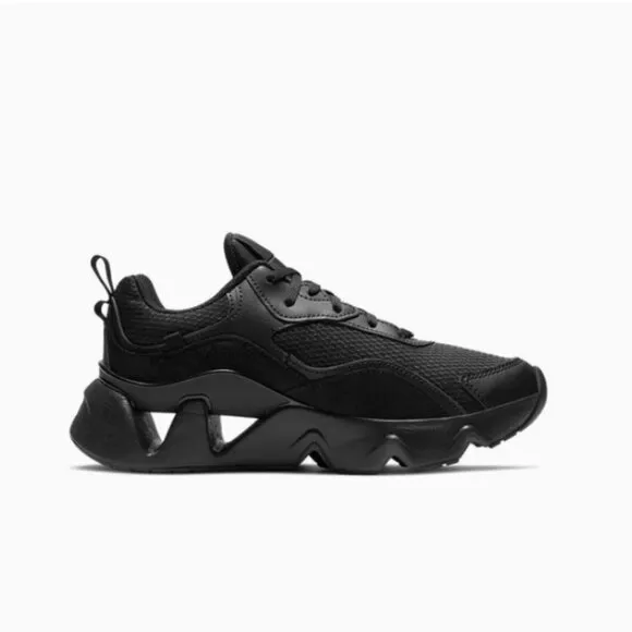 Nike RYZ 365 2 Triple Black Sneakers W 7.5 New Without Box