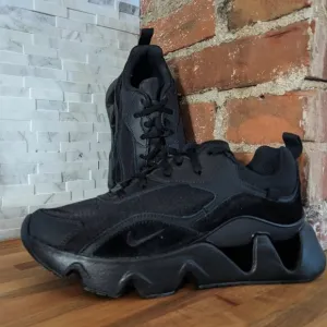 Nike RYZ 365 2 Triple Black Sneakers W 7.5 New Without Box