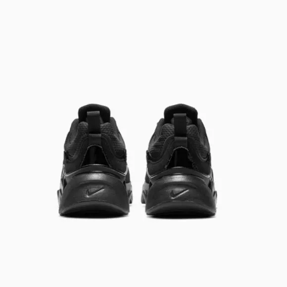 Nike RYZ 365 2 Triple Black Sneakers W 7.5 New Without Box