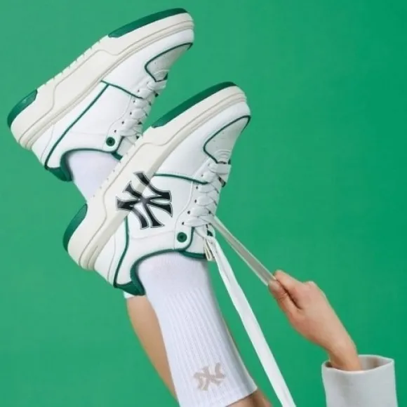 NWOT MLB New York Yankees Chunky Skateboard Sneaker in Green/White