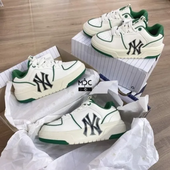 NWOT MLB New York Yankees Chunky Skateboard Sneaker in Green/White