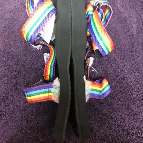 NWT Arizona Love Trekky Woven Rainbow Stripe Sandals Size 40 10