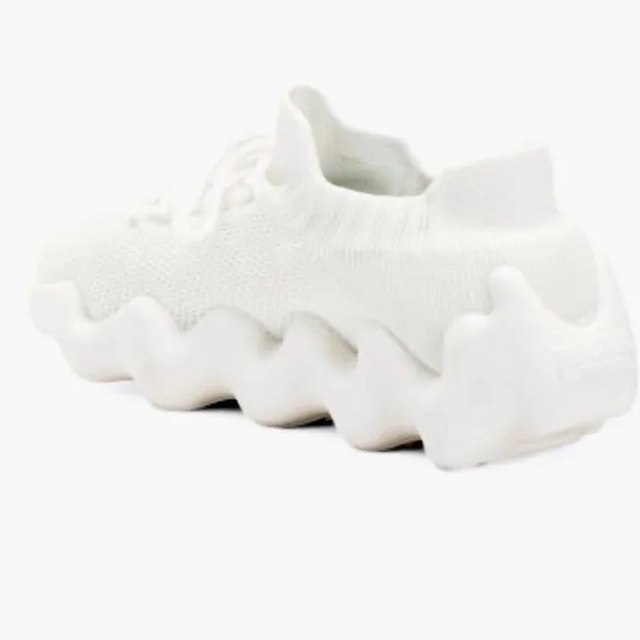 NWT in Box Gorgeous BERNIE MEV 40 (9-9.5) US Davin Comfort white Chunky Sneakers