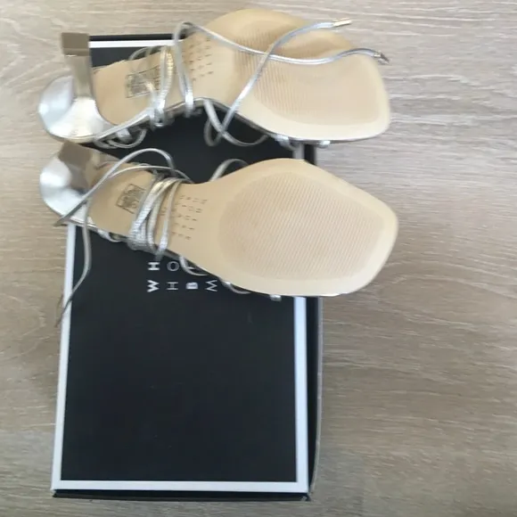NWT WHBM STRAPPY SANDALS-size 7