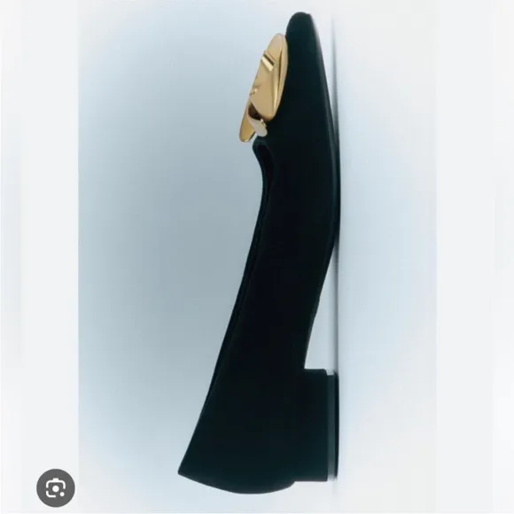 NWT. Zara Black/Gold Suede Metal Flower Loafers/Ballet Flats. Size 6,5, 9.