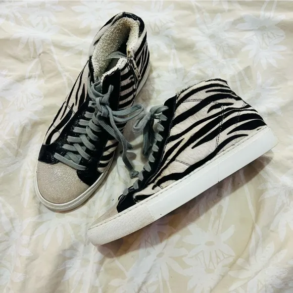 P448 Star Zebra High Top Zip Sneakers 37