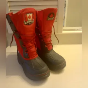 Pajar Canada Iceland Insulated low grip women's snow boots