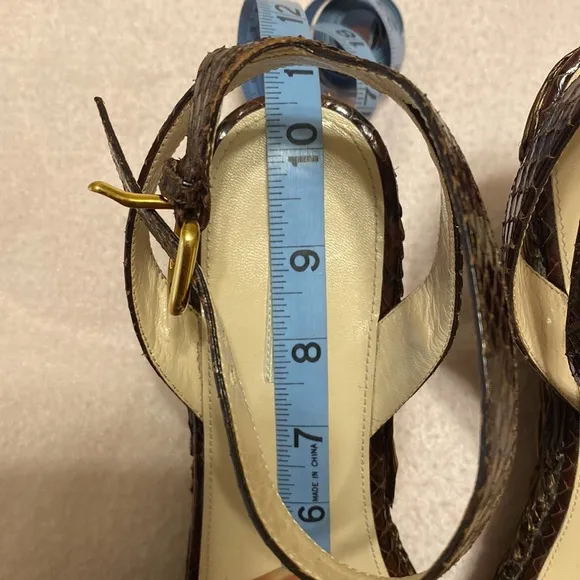 Prada Platform Straw sandals with Payton trim size 41 or 10.5 / 11 like new