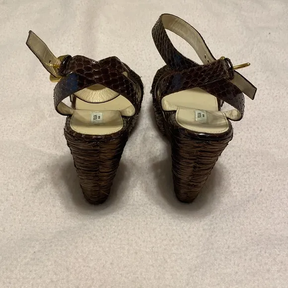 Prada Platform Straw sandals with Payton trim size 41 or 10.5 / 11 like new