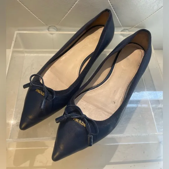 Prada Women's Pointed toe blue blow flats shoes sz 37 made in italy