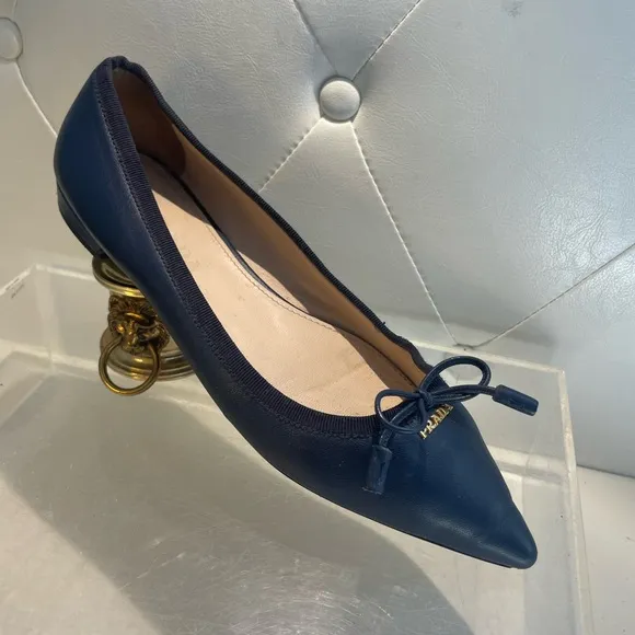 Prada Women's Pointed toe blue blow flats shoes sz 37 made in italy