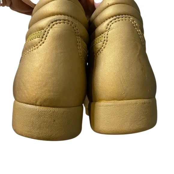 Reebok Gold Sneakers High-Top Design