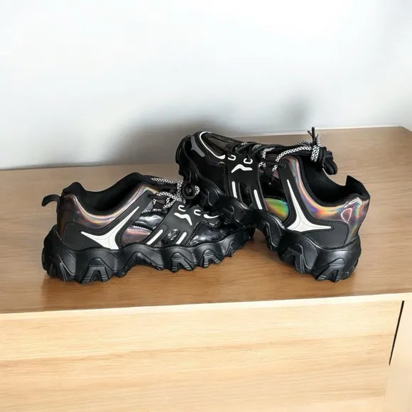 Reflective platform sneakers Women Holographic Sneakers Cyber Chunky Sole Silver