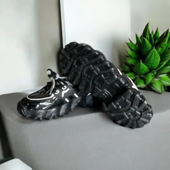 Reflective platform sneakers Women Holographic Sneakers Cyber Chunky Sole Silver