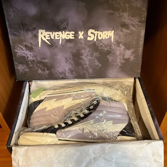 Revenge X Storm High-Top Sneakers Size: 11 NWT