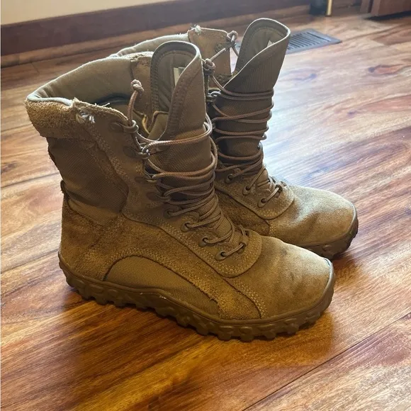 Rocky Insulated Winter Combat Military Boots