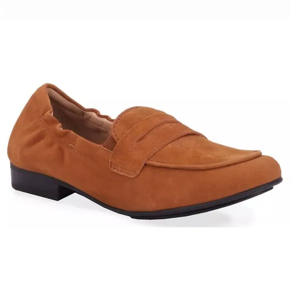 Rog Hommerson Trendy Tan Loafers Size 8