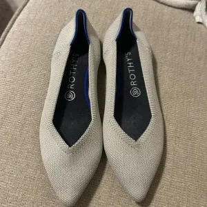Rothy’s pointed toe grey flats