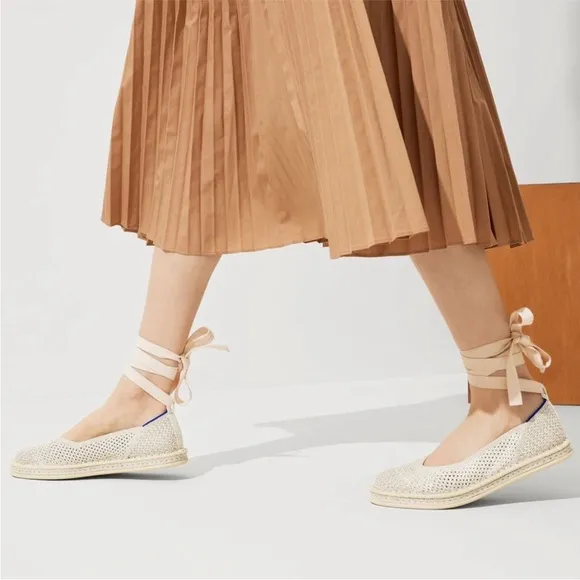 Rothy’s The Espadrille in Diamond Metallic Cream Silver Size 7