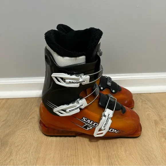 Salomon T3 Women’s Vibrant Orange Ski Snow Boots Women’s Size 8