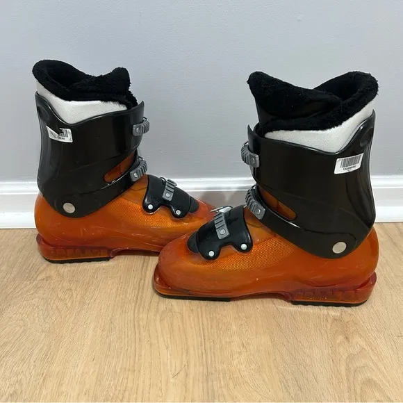 Salomon T3 Women’s Vibrant Orange Ski Snow Boots Women’s Size 8