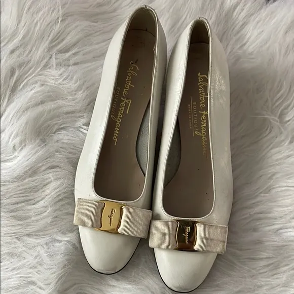 Salvatore Ferragamo White Leather Loafers with Gold Bow