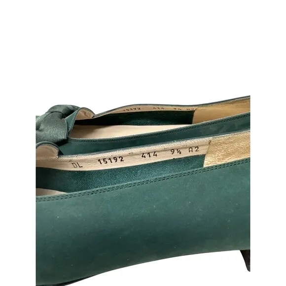 Salvatore Ferragamo Womens Green Suede Bow Loafers Elegant &amp; Timeless Size 9.5