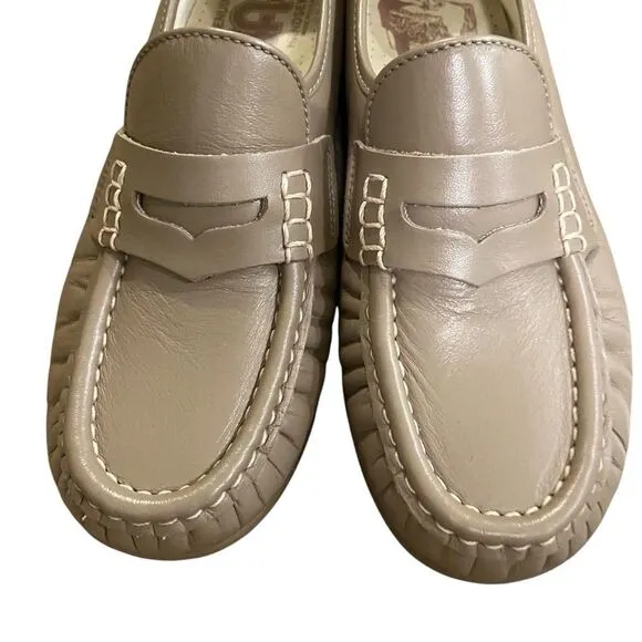 SAS Classic Moc Toe Penny Loafer Mocha Leather in Size 6.5