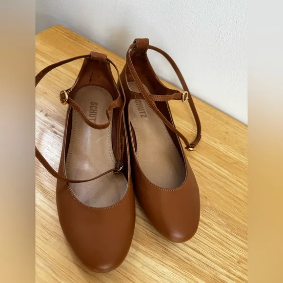 Schutz Women's Brown Leather Ballet Flats