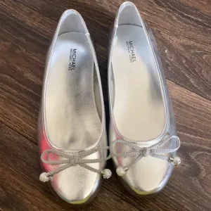 Silver Ballet Flats with Pearl
