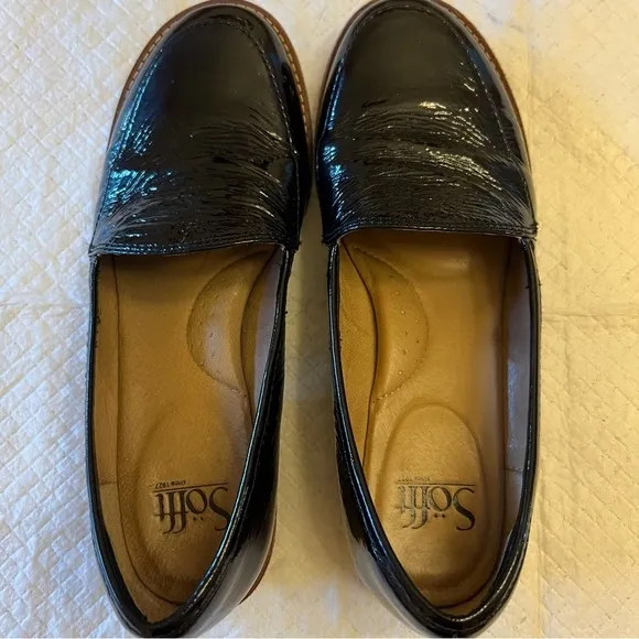 SOFFT Napoli Patent Leather Loafers Size 7M Black Classic and Elegant