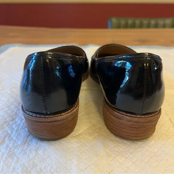 SOFFT Napoli Patent Leather Loafers Size 7M Black Classic and Elegant