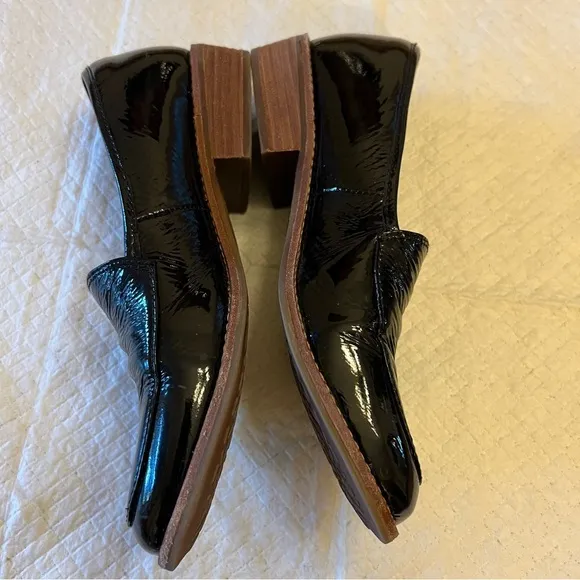 SOFFT Napoli Patent Leather Loafers Size 7M Black Classic and Elegant