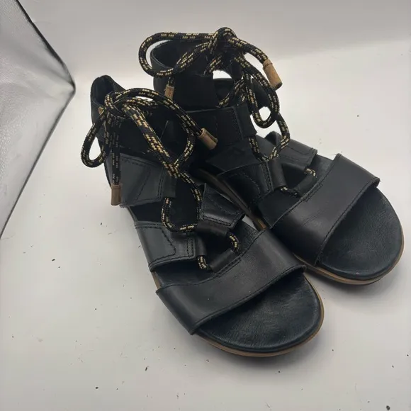 Sorel Black and Gold Women's Torpeda Lace Gladiator Flat Sandals Size 9 1/2