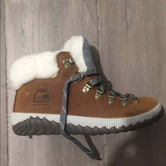 Sorel Conquest Brown Suede Sherpa Waterproof Boots 7.5
