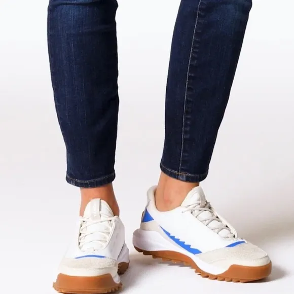 Sorel Ona 718 Low Sneaker 9.5 NIB Sea Salt / Chalk