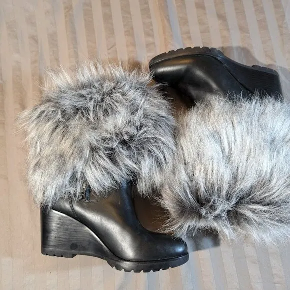 Sorel Park City Short Wedge Booties Faux Fur Black, Size 8.5