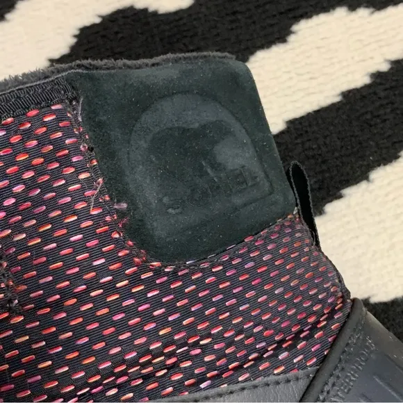 SOREL Tivoli II Black &amp; Pink Winter Snow Boots Size 9
