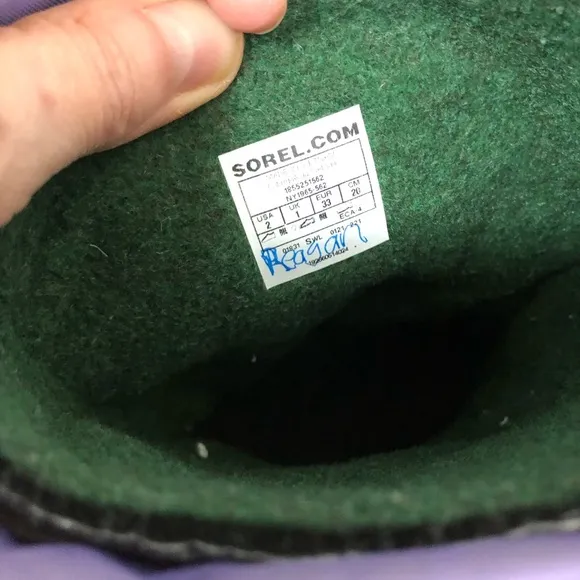 Sorel Waterproof Flurry Kids Boots. Size Youth 2. Pink and Purple.