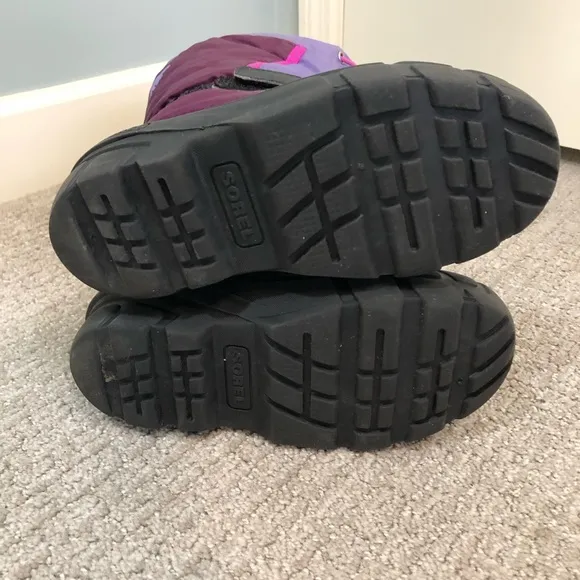 Sorel Waterproof Flurry Kids Boots. Size Youth 2. Pink and Purple.