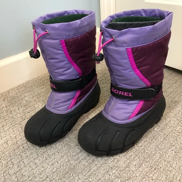 Sorel Waterproof Flurry Kids Boots. Size Youth 2. Pink and Purple.