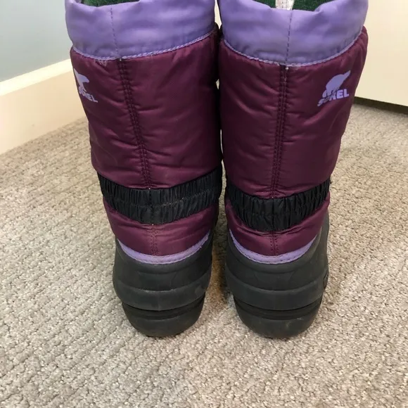Sorel Waterproof Flurry Kids Boots. Size Youth 2. Pink and Purple.
