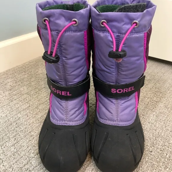 Sorel Waterproof Flurry Kids Boots. Size Youth 2. Pink and Purple.
