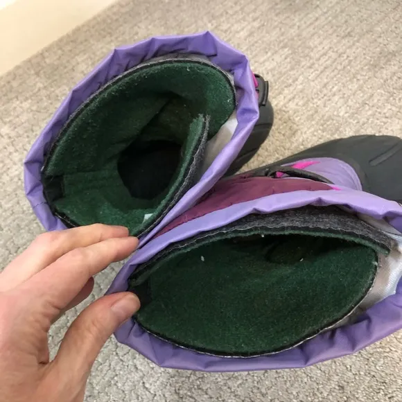 Sorel Waterproof Flurry Kids Boots. Size Youth 2. Pink and Purple.