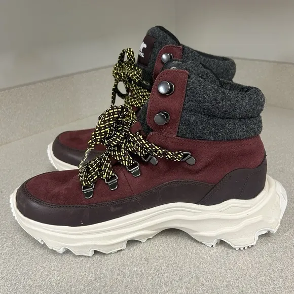 Sorel Women Sz 9 Kinetic Breakthru Conquest Boots In Cinder BloodstoneWaterproof