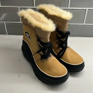 Sorel Women’s Crew Tivoli Snow Winter Boots Quarry Tan Size 7 NWT